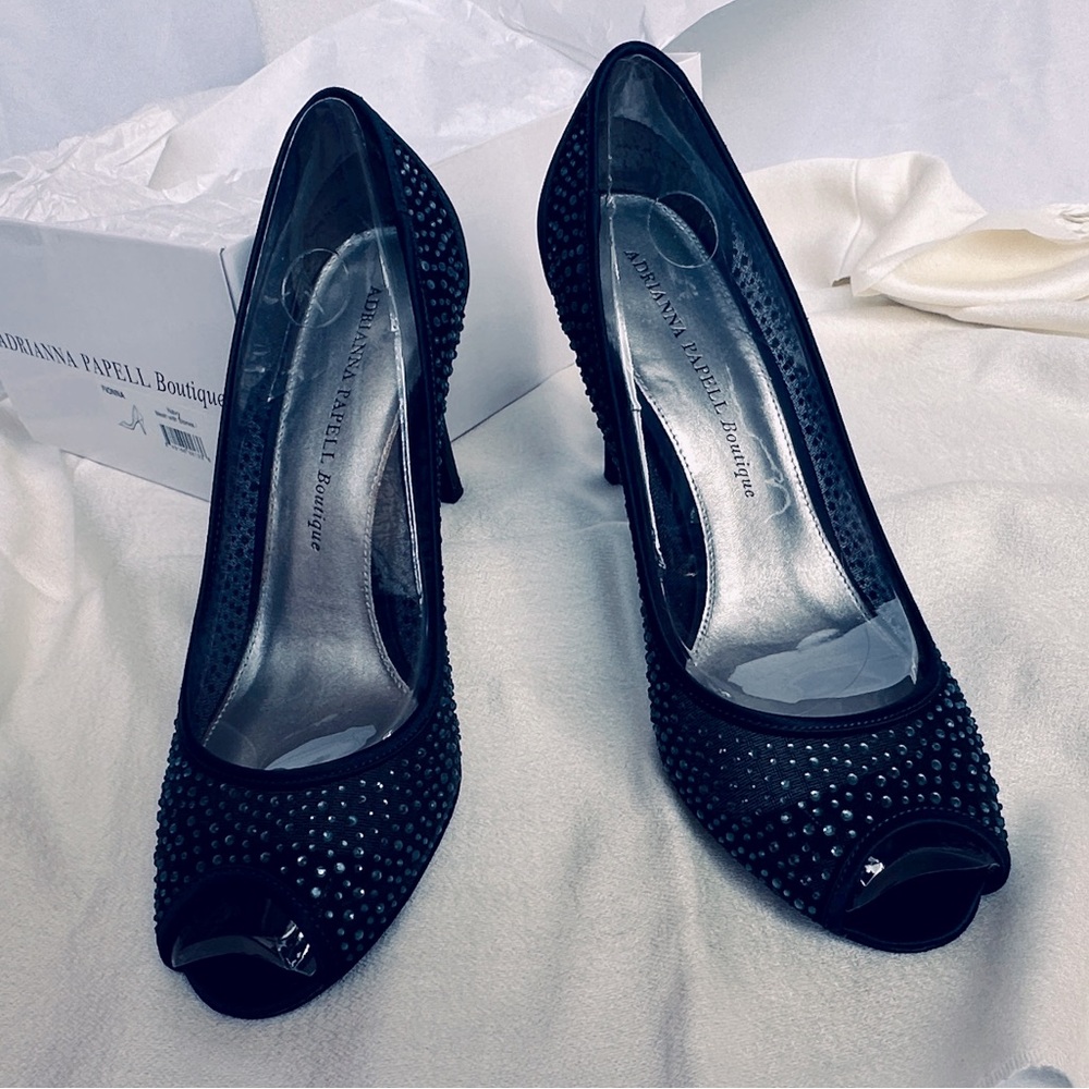 Adrianna Papell Boutique “Fiona” navy mesh- sequined pumps, size 9 1/2 M. New.